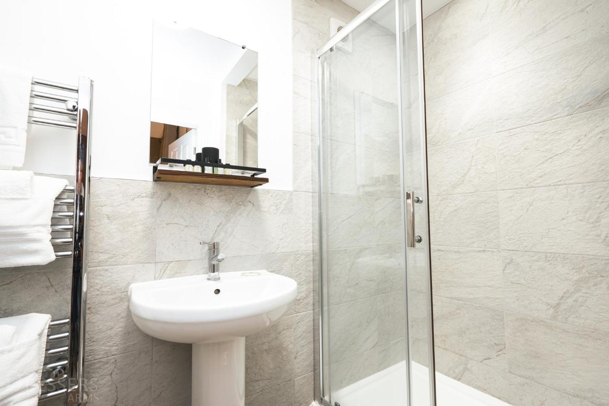 تْشورلي Rooms At The Dressers Arms المظهر الخارجي الصورة