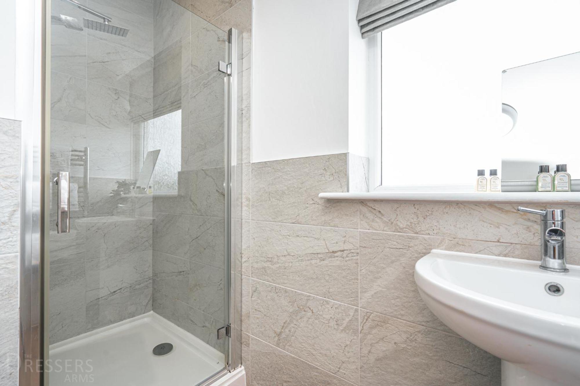 تْشورلي Rooms At The Dressers Arms المظهر الخارجي الصورة
