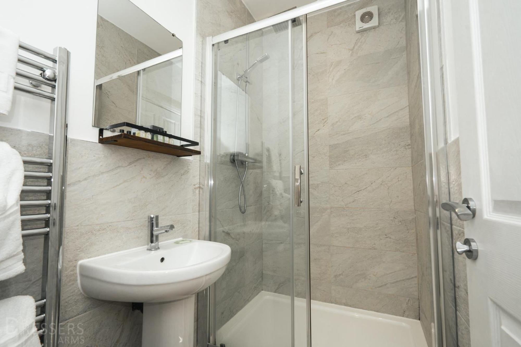 تْشورلي Rooms At The Dressers Arms المظهر الخارجي الصورة
